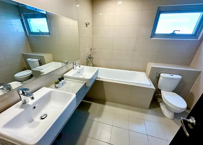 Bayshore 3br Seaview Beside Okada Bay Sunset Airport Moa Apartment